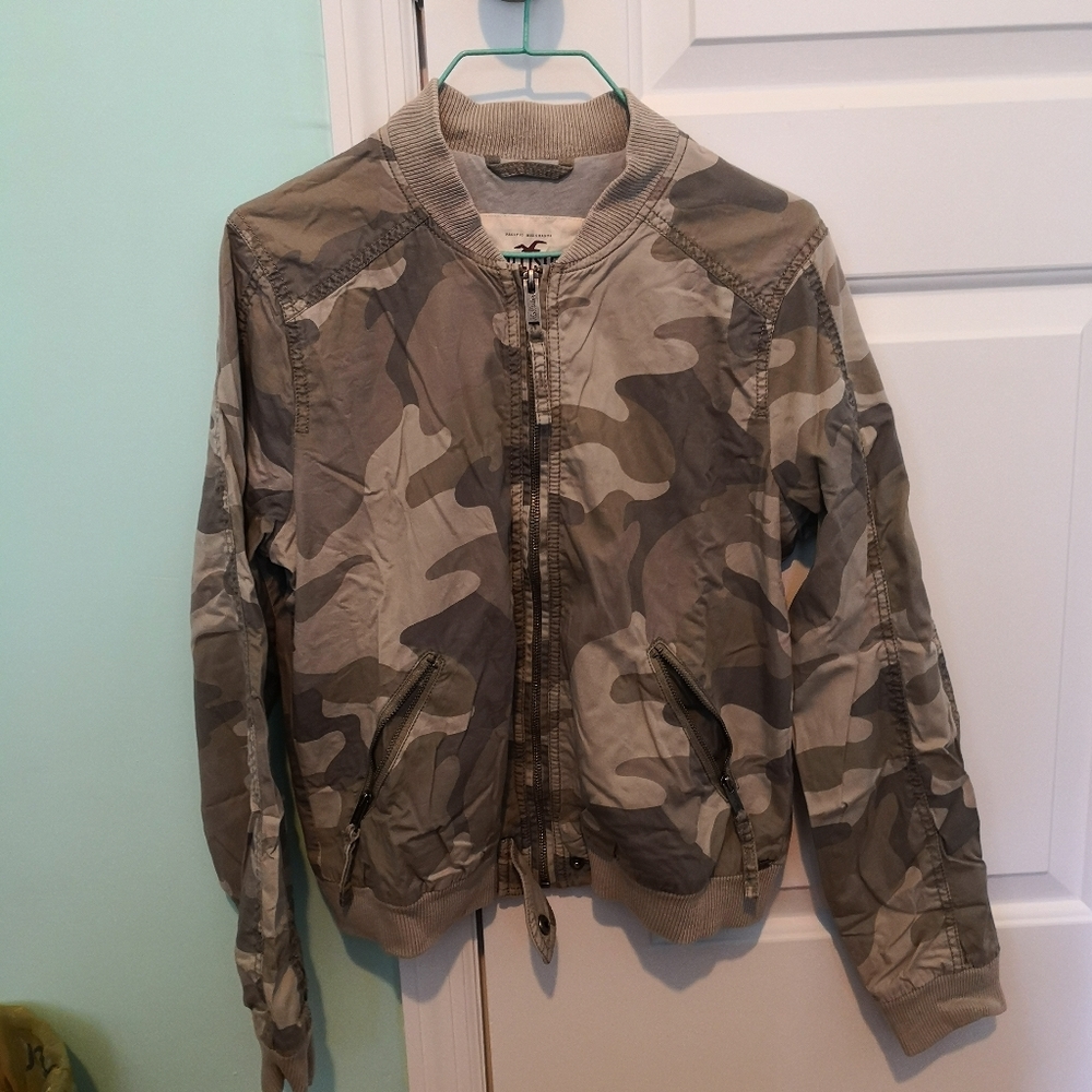 Camouflage bomber